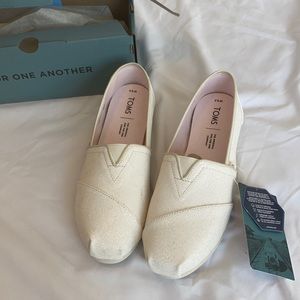 Sparkly whit Tom’s